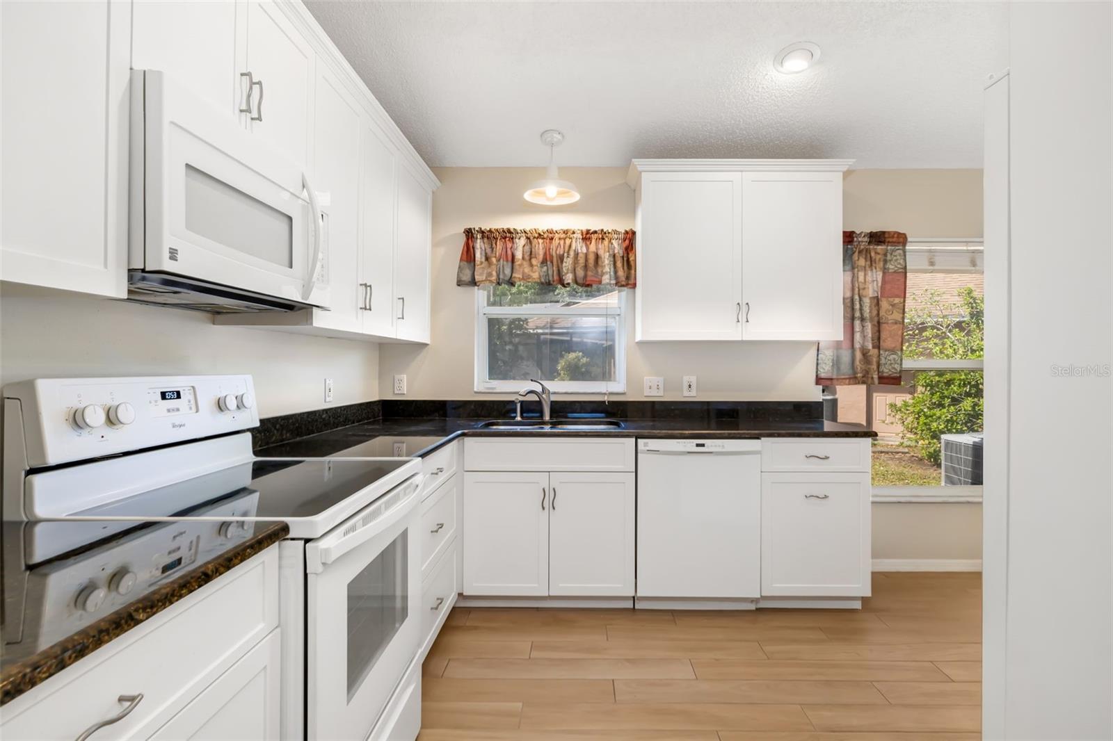 DEER HOLLOW UNIT 6 - Residential