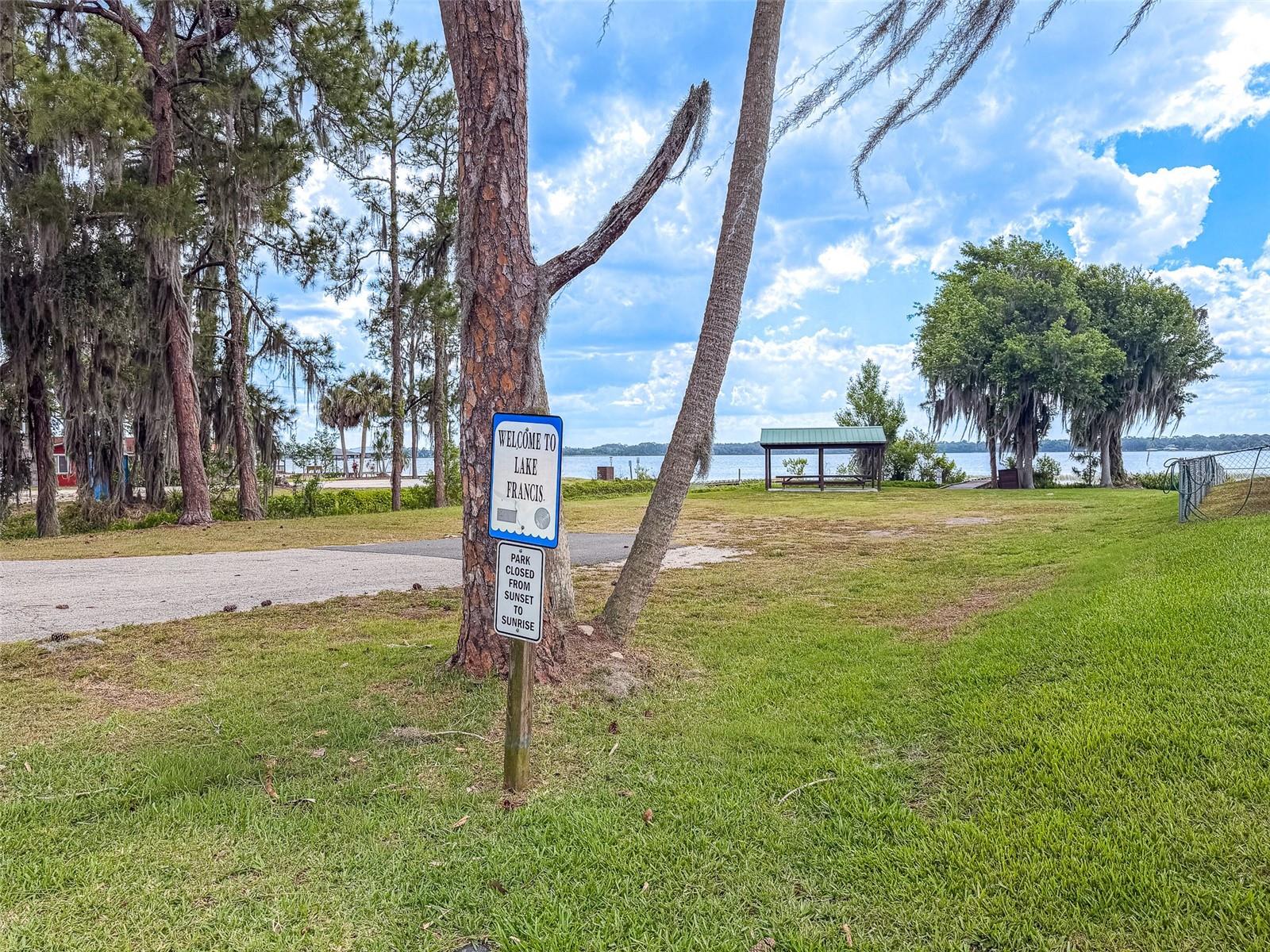 TWIN LAKES ESTATES - Residential