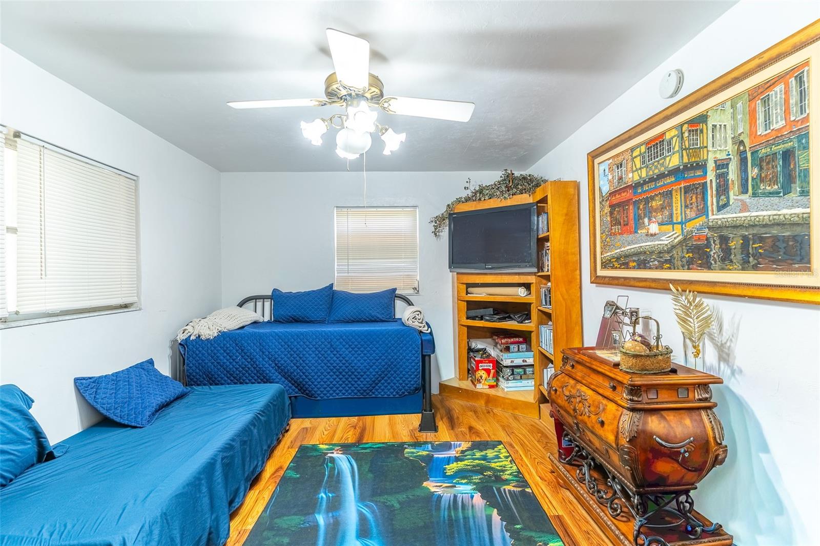 TWIN LAKES ESTATES - Residential