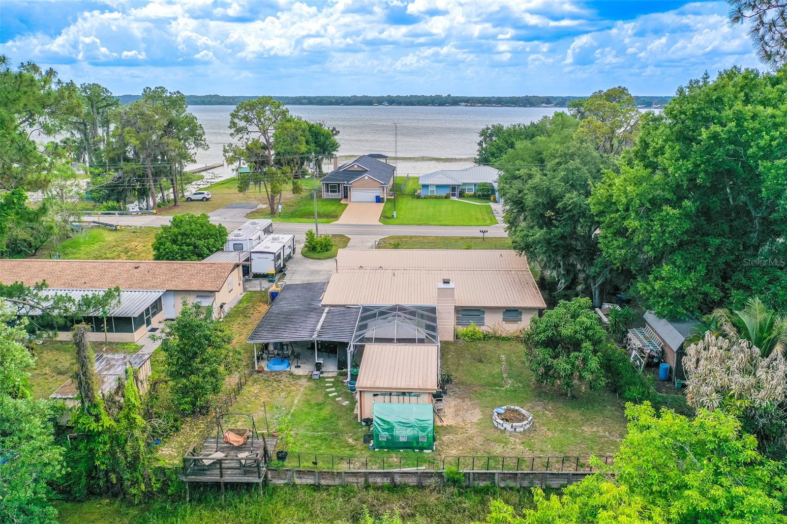 TWIN LAKES ESTATES - Residential