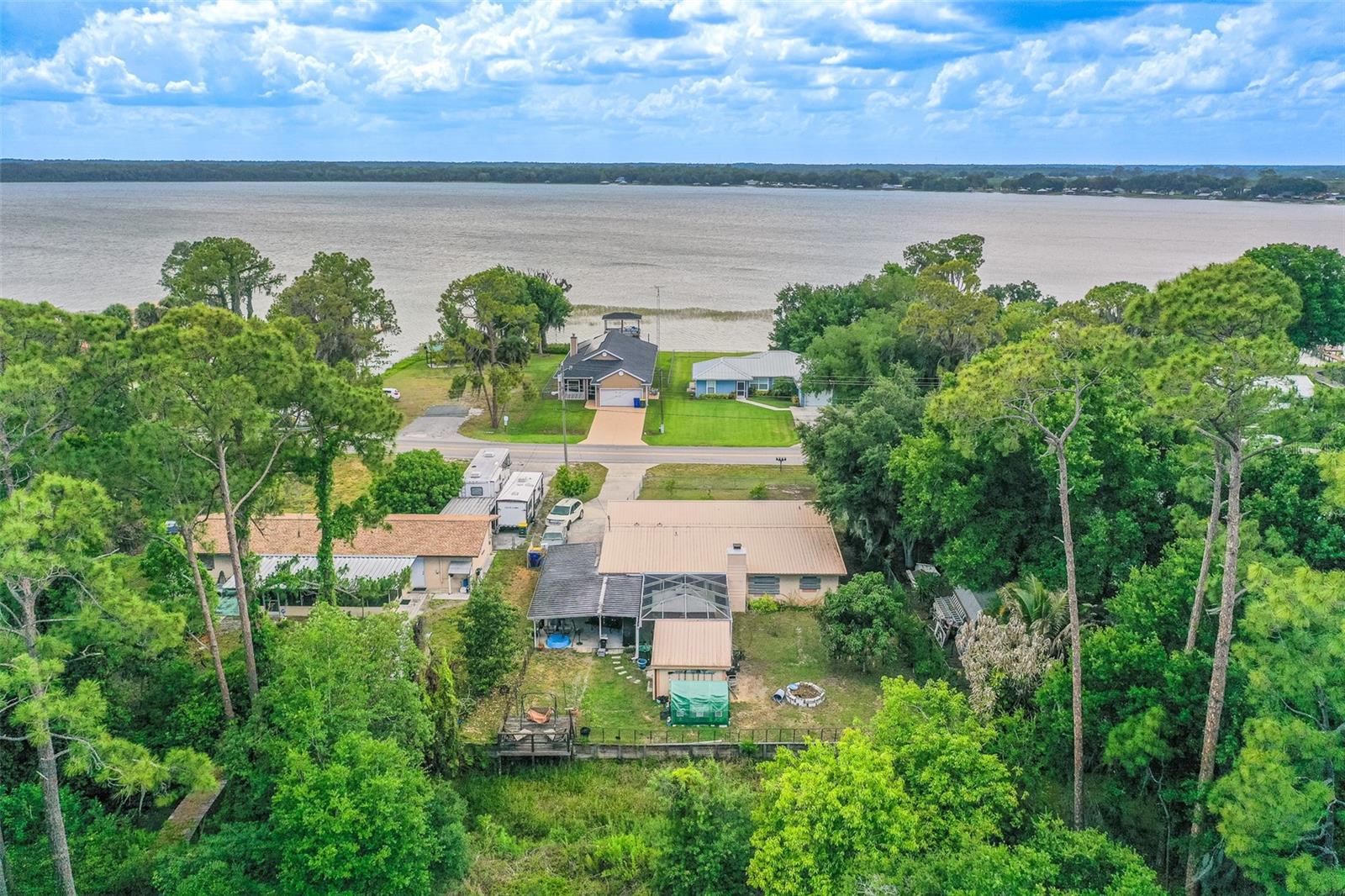 TWIN LAKES ESTATES - Residential