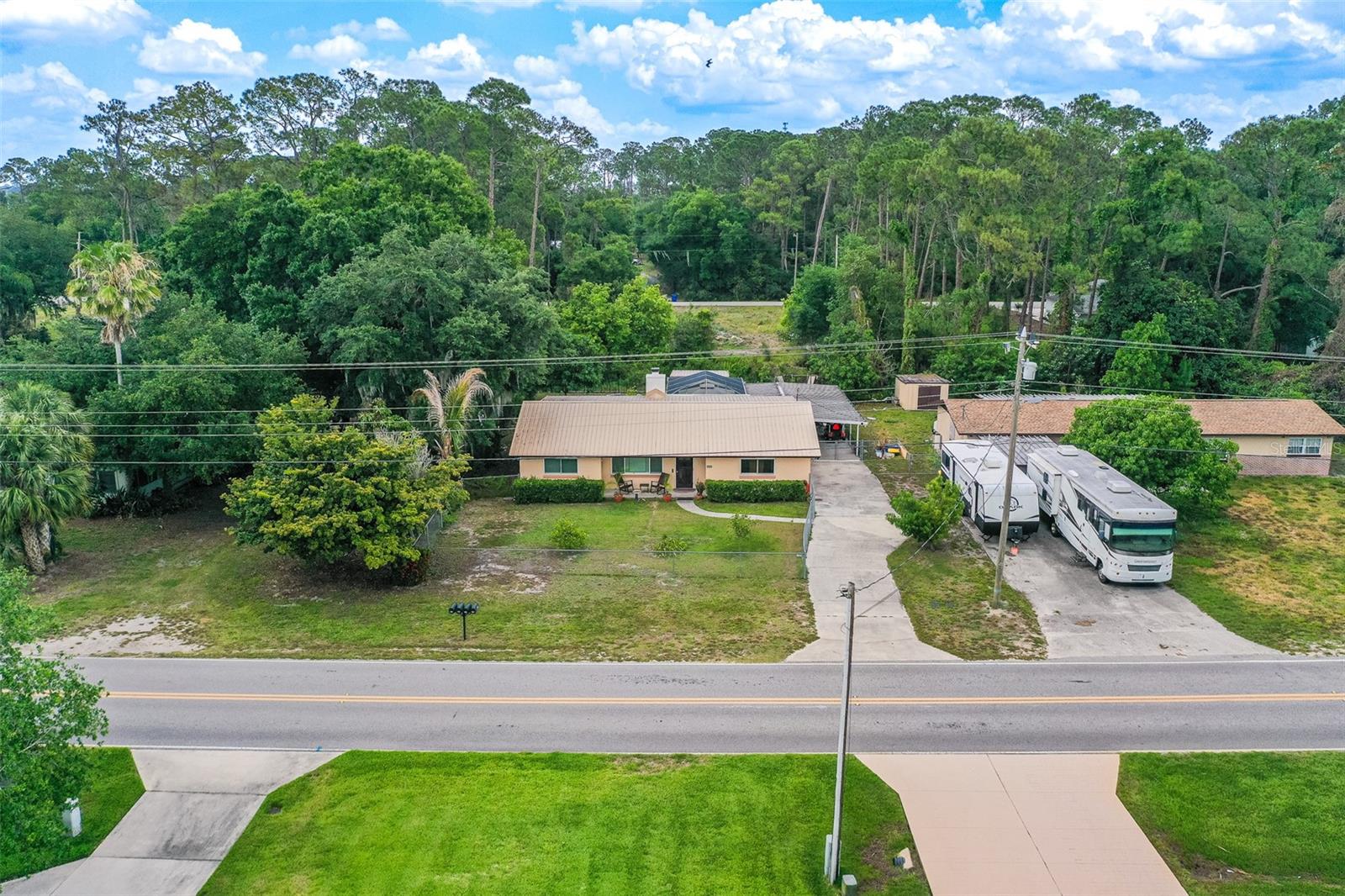 TWIN LAKES ESTATES - Residential