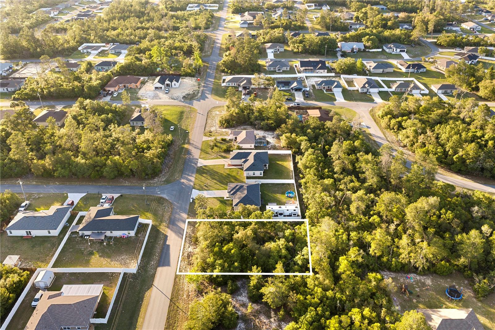 MARION OAKS UN 04 - Land