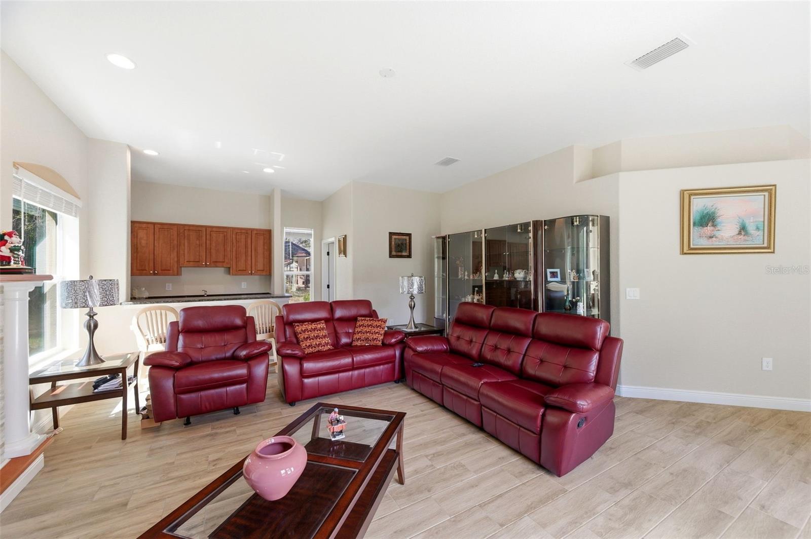 LAKE IN THE WOODS PH VI - Residential