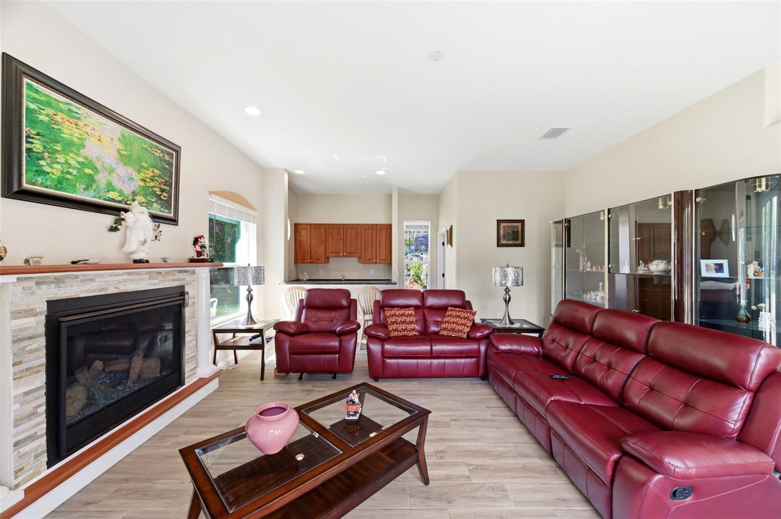 LAKE IN THE WOODS PH VI - Residential