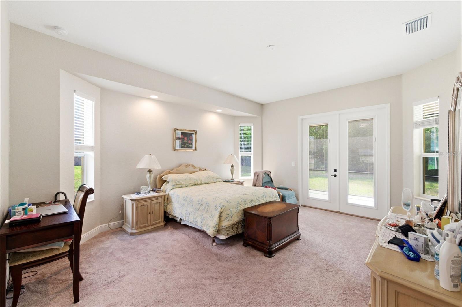 LAKE IN THE WOODS PH VI - Residential