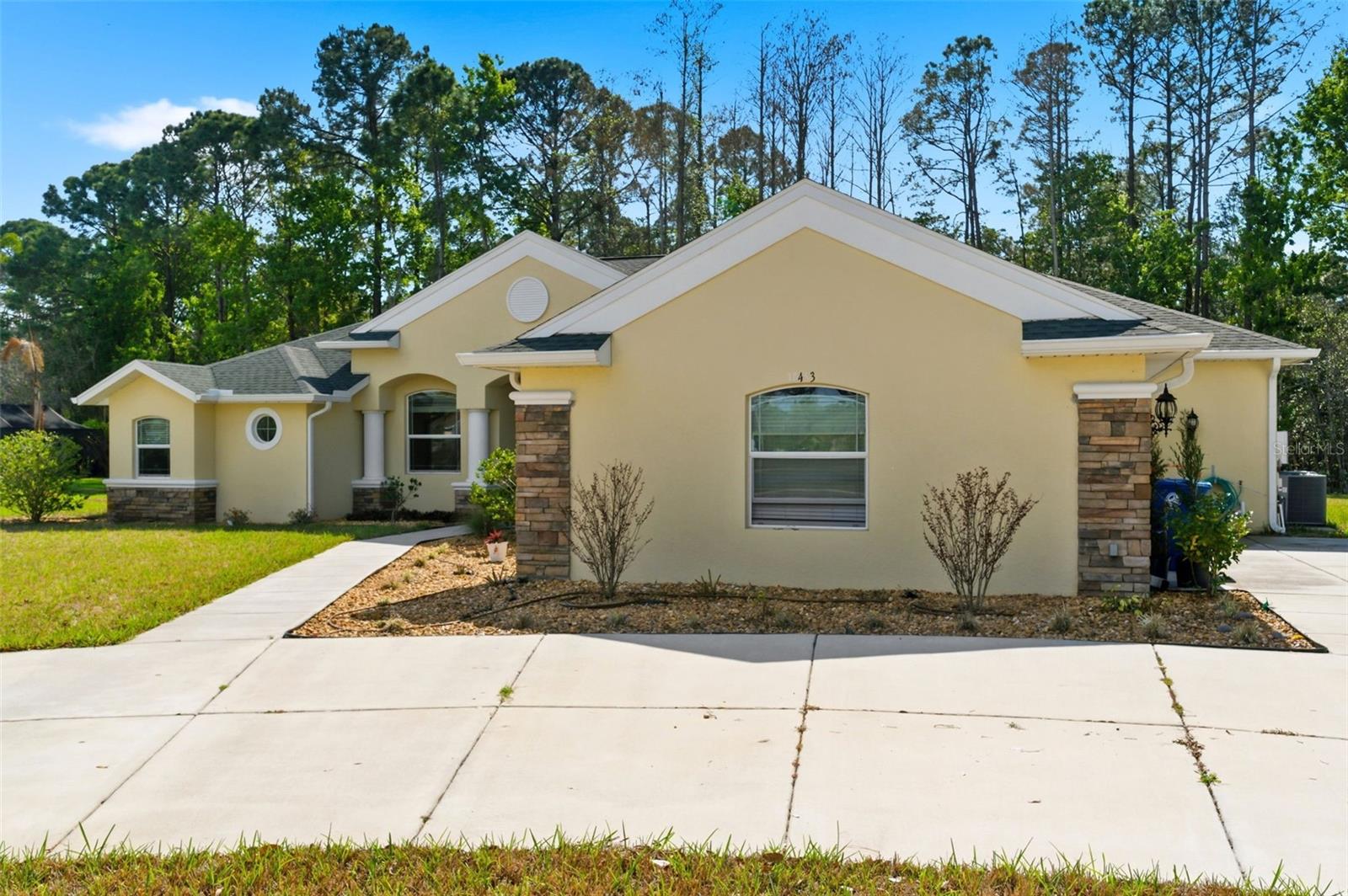 LAKE IN THE WOODS PH VI - Residential