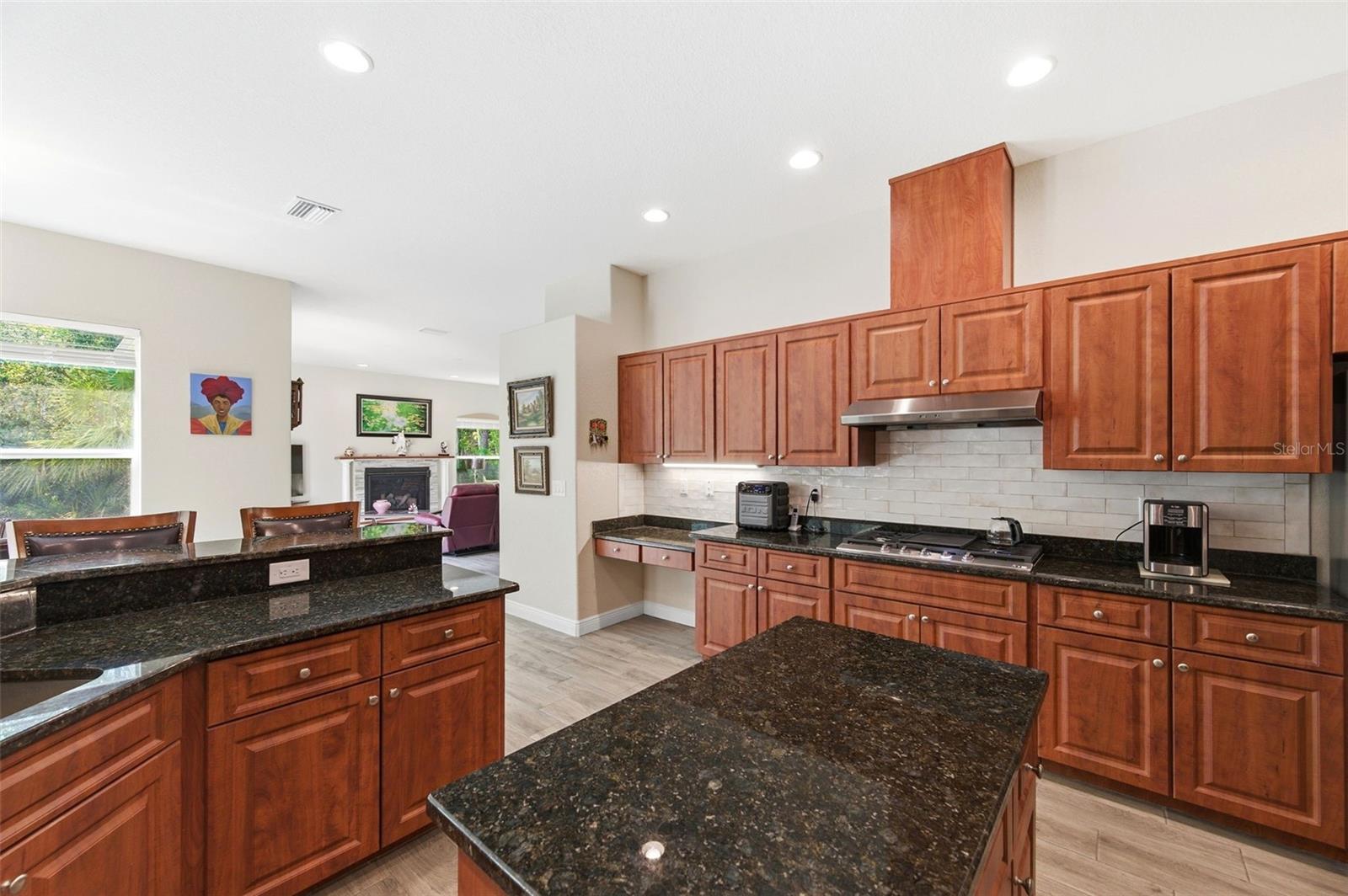 LAKE IN THE WOODS PH VI - Residential