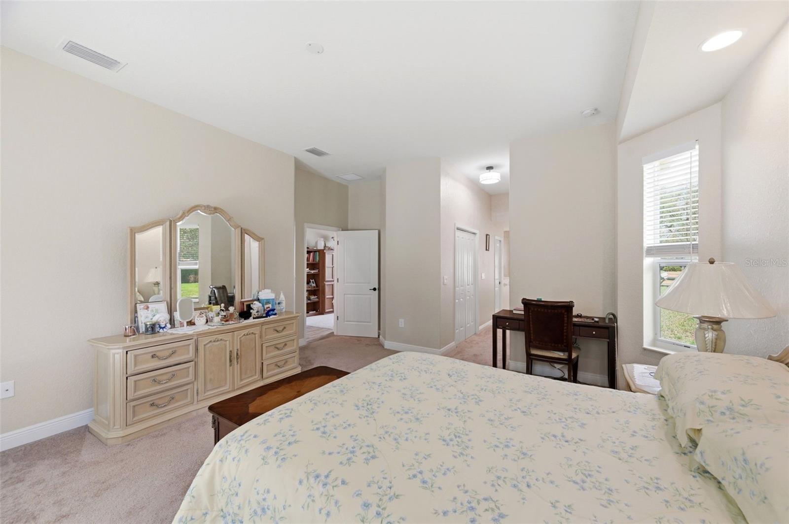 LAKE IN THE WOODS PH VI - Residential