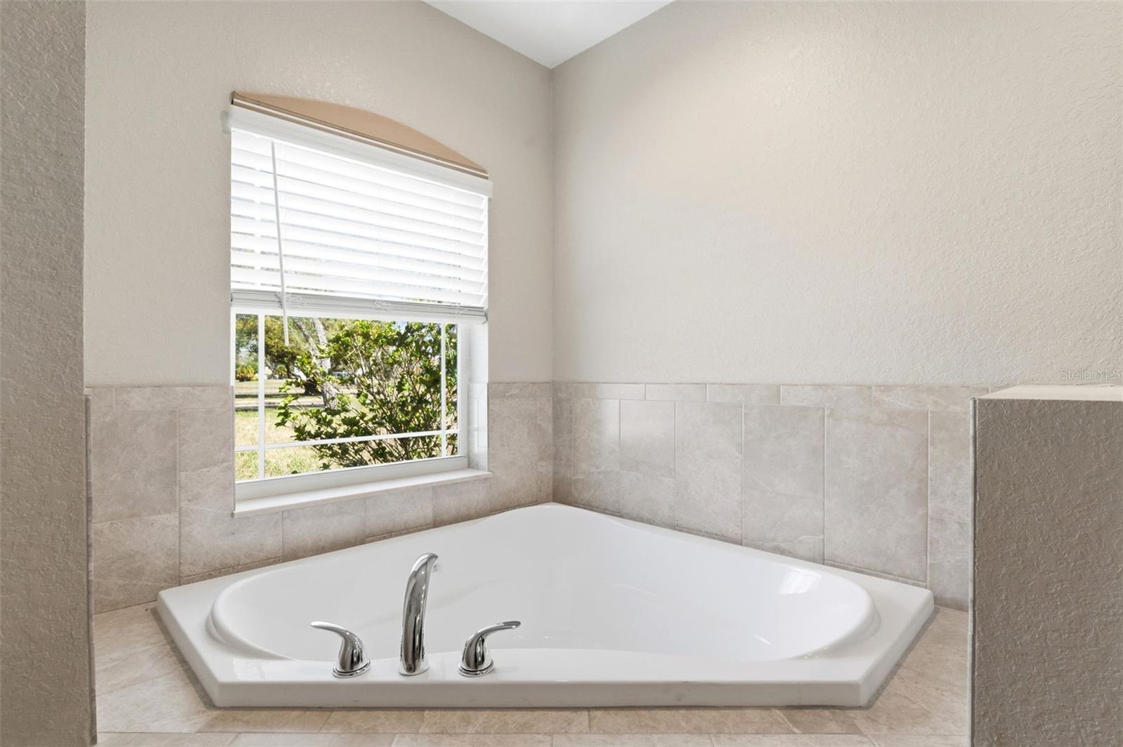 LAKE IN THE WOODS PH VI - Residential