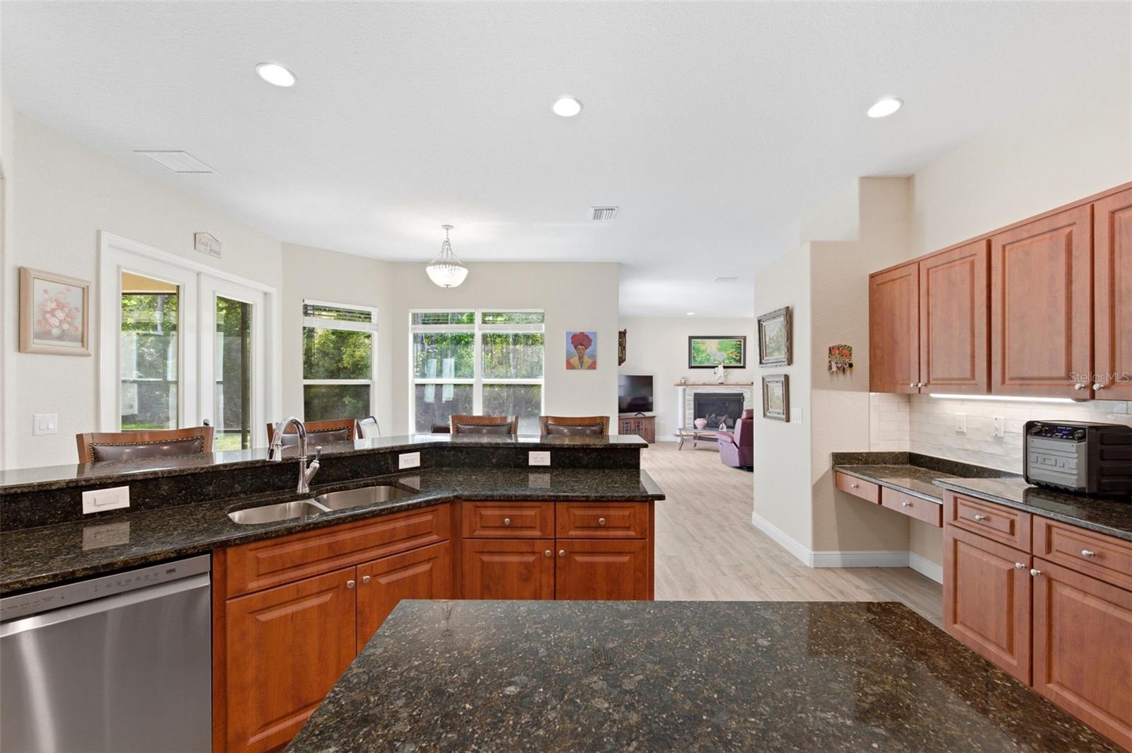 LAKE IN THE WOODS PH VI - Residential