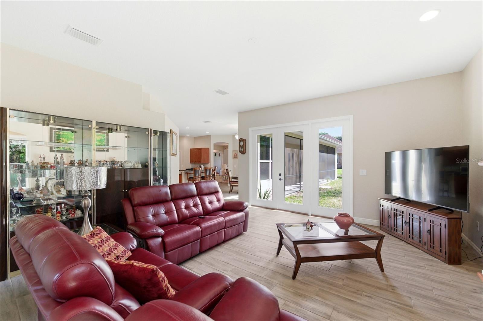 LAKE IN THE WOODS PH VI - Residential