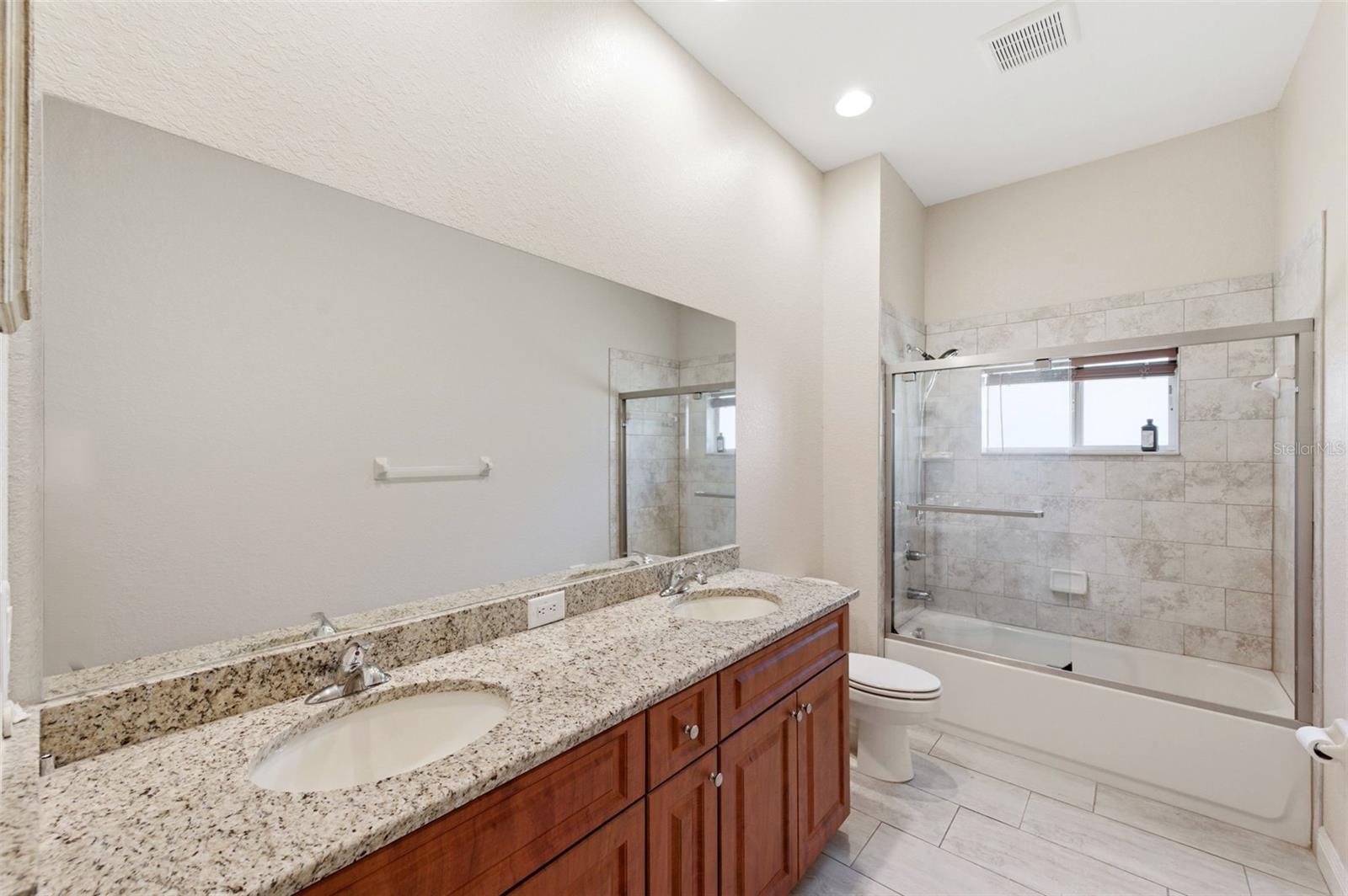 LAKE IN THE WOODS PH VI - Residential