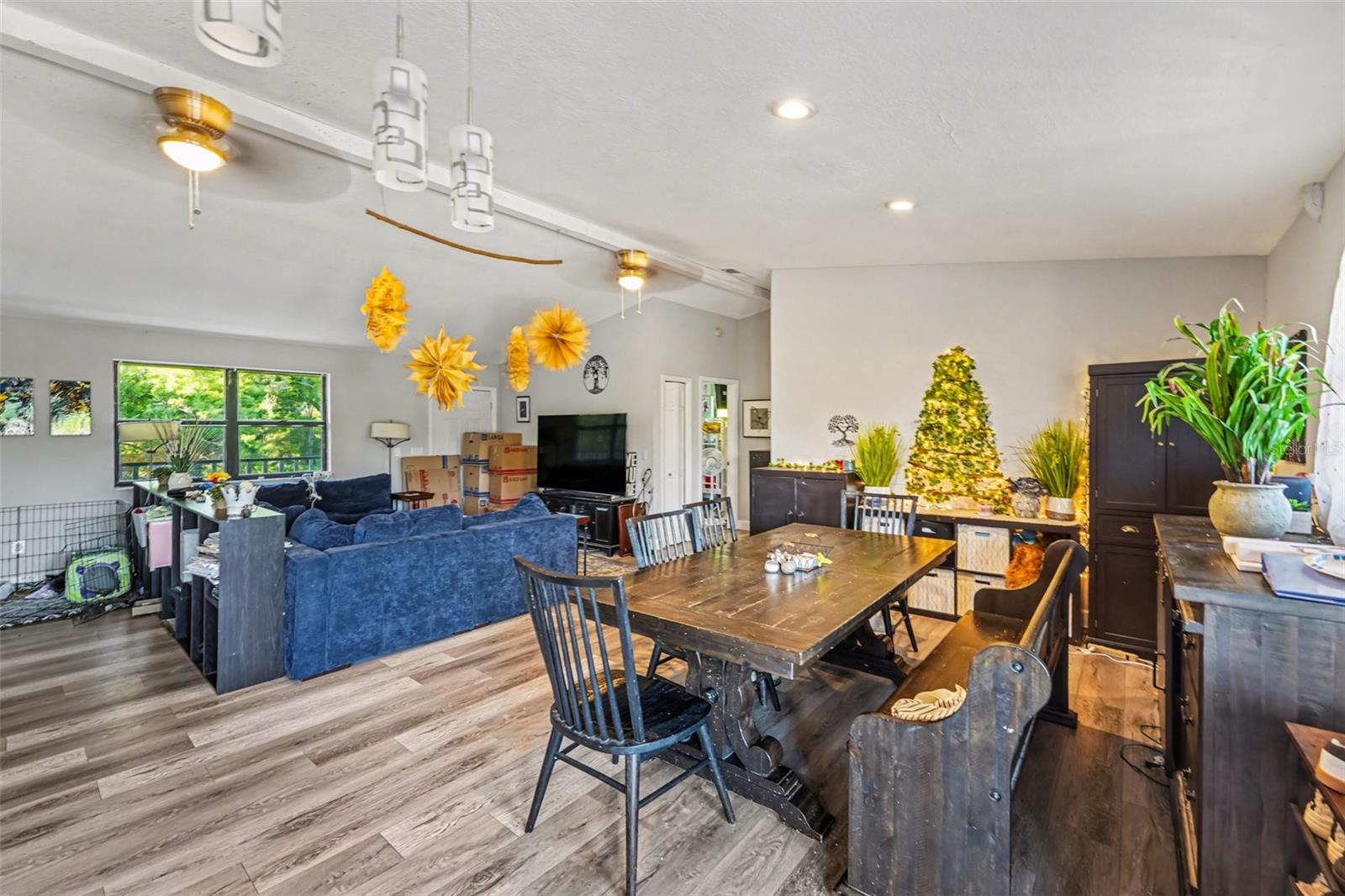 FOUR PINES - Residential