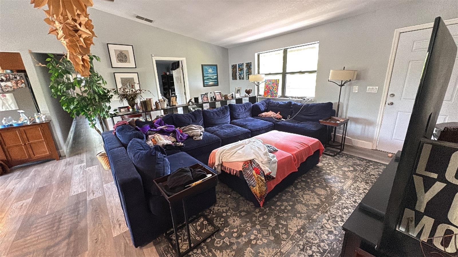 FOUR PINES - Residential