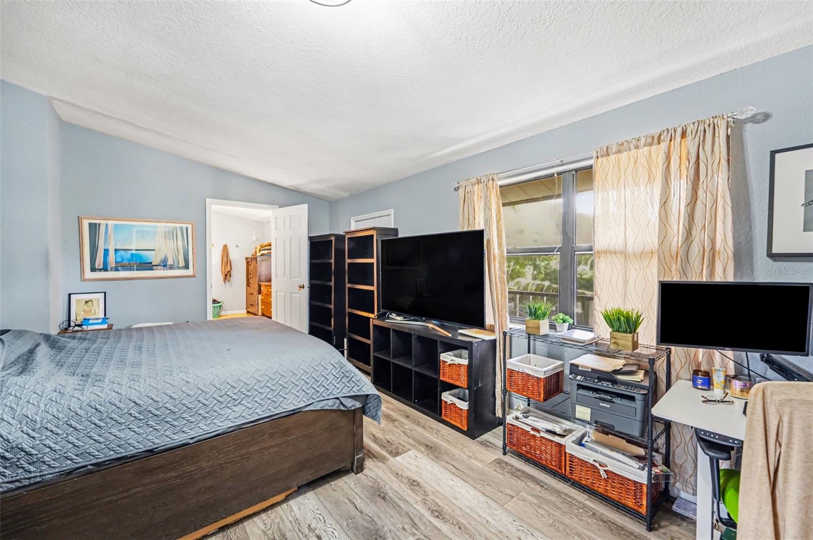 FOUR PINES - Residential