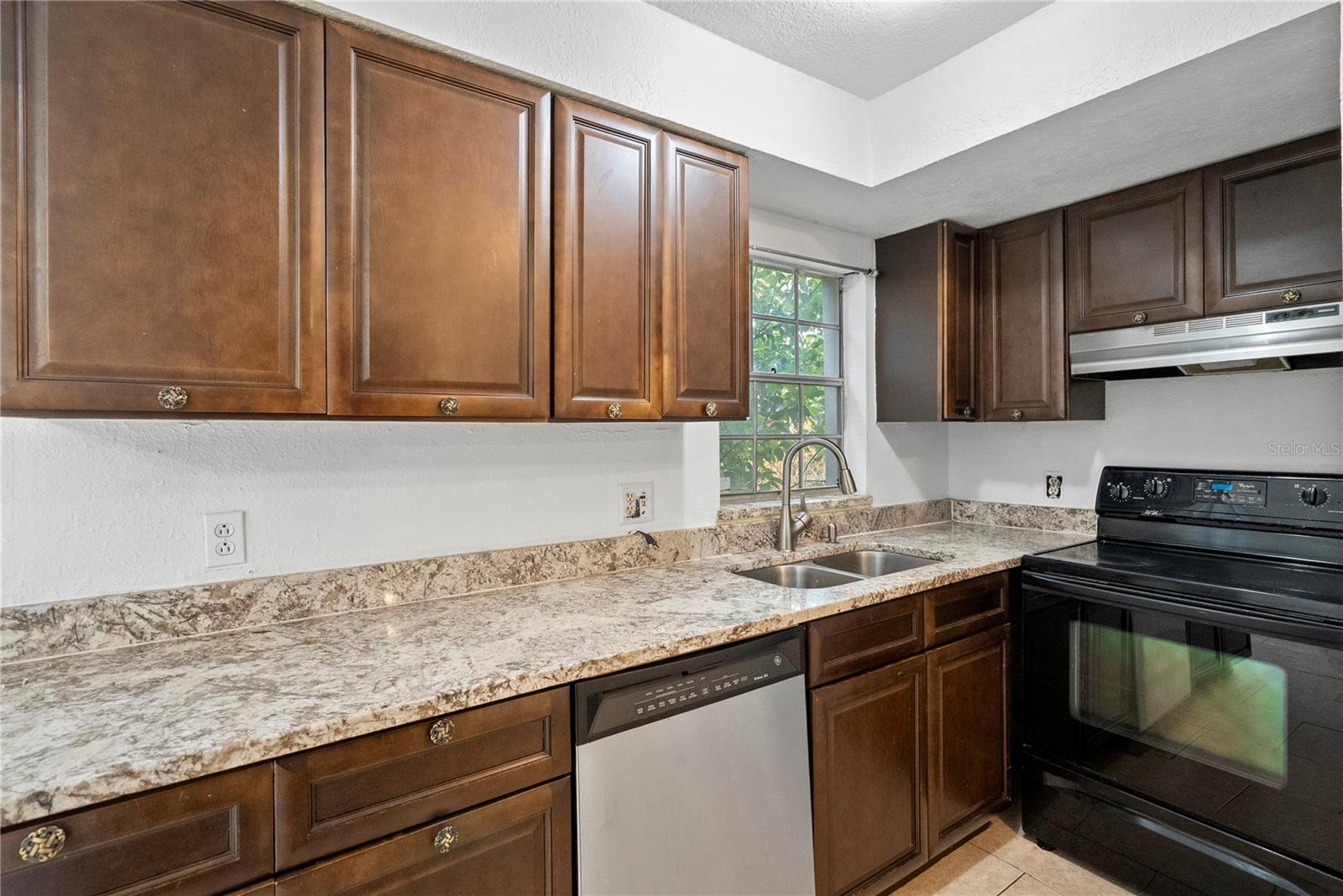 SEMORAN PINES REGIMES 01 & 04-08 - Residential