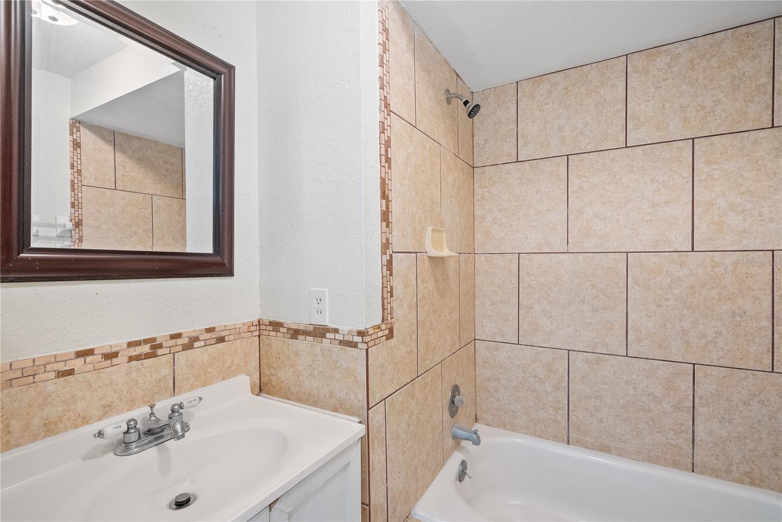 SEMORAN PINES REGIMES 01 & 04-08 - Residential