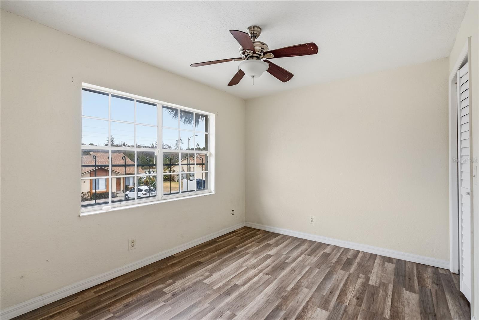 SEMORAN PINES REGIMES 01 & 04-08 - Residential