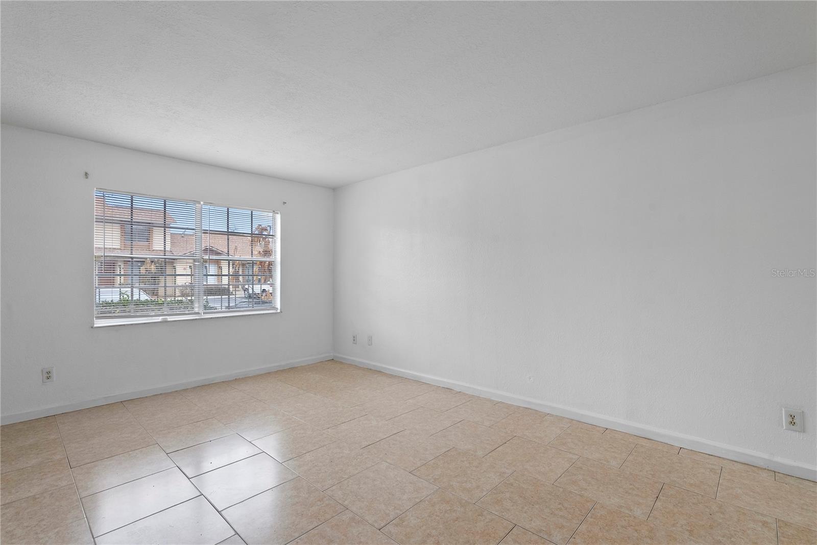 SEMORAN PINES REGIMES 01 & 04-08 - Residential