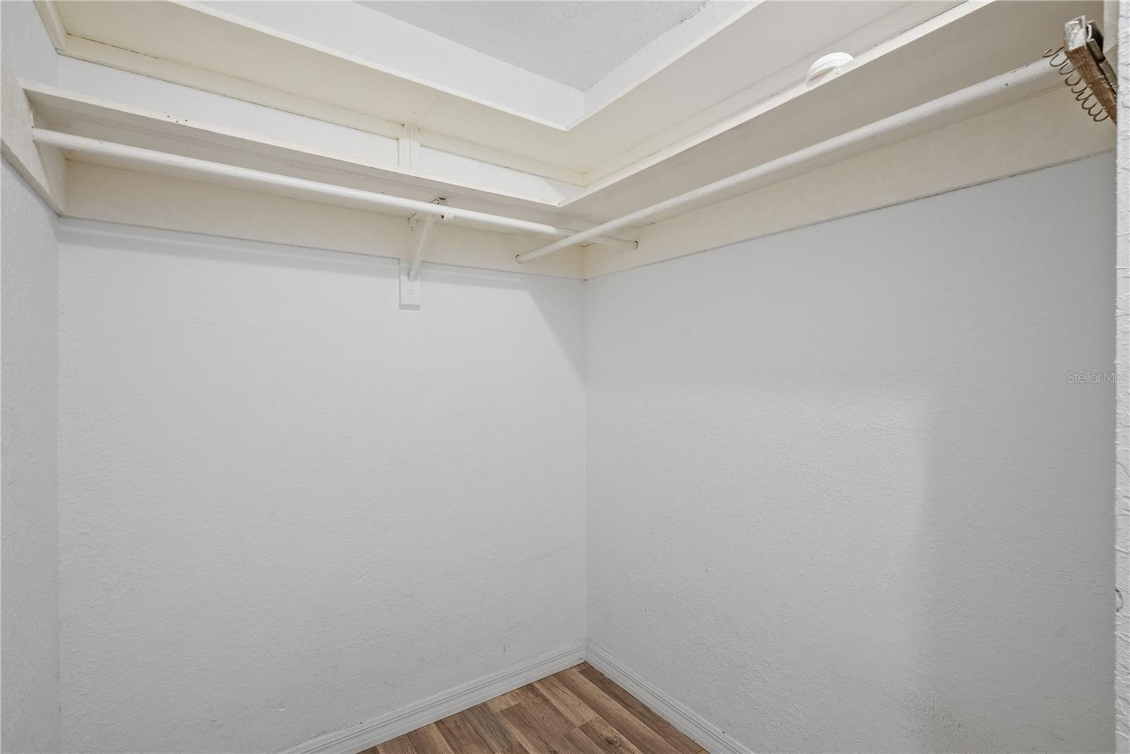 SEMORAN PINES REGIMES 01 & 04-08 - Residential