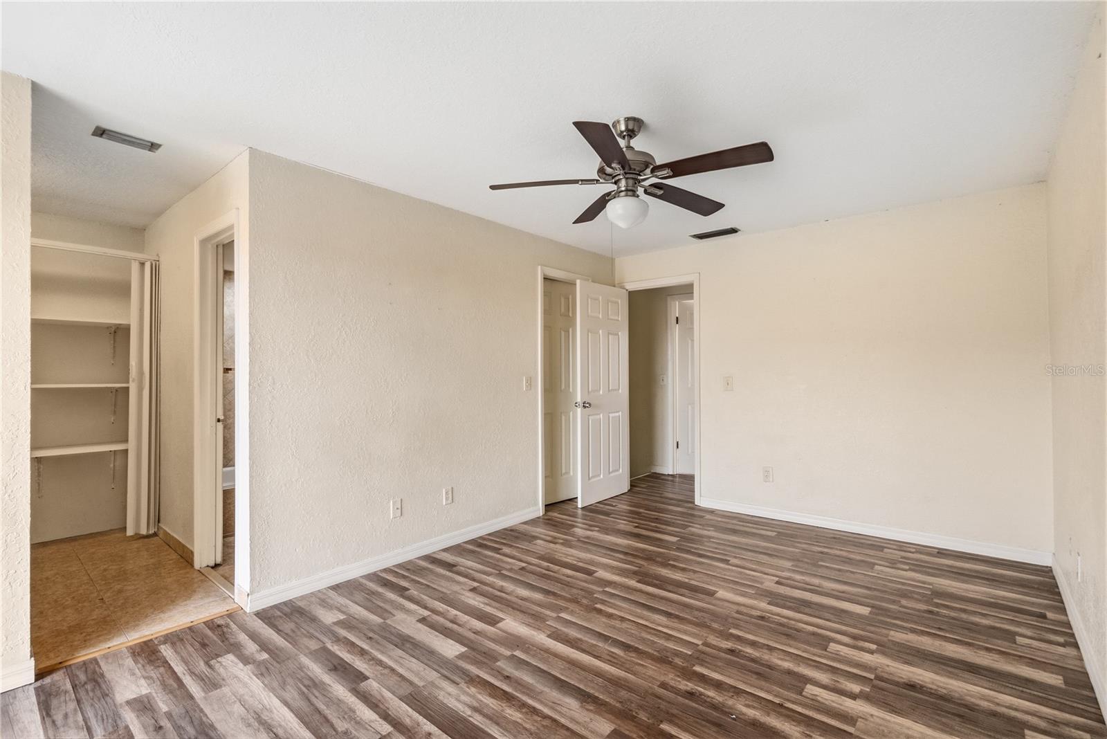 SEMORAN PINES REGIMES 01 & 04-08 - Residential