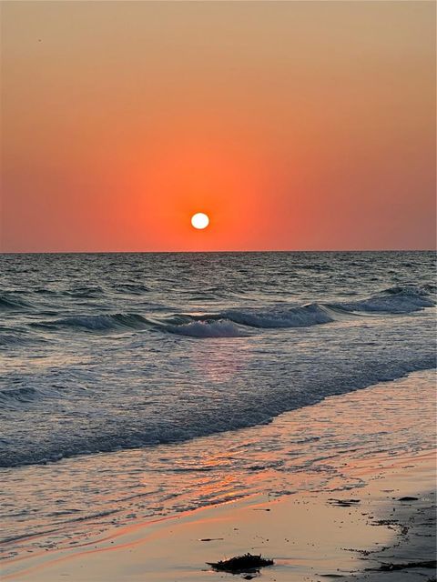 A home in LONGBOAT KEY