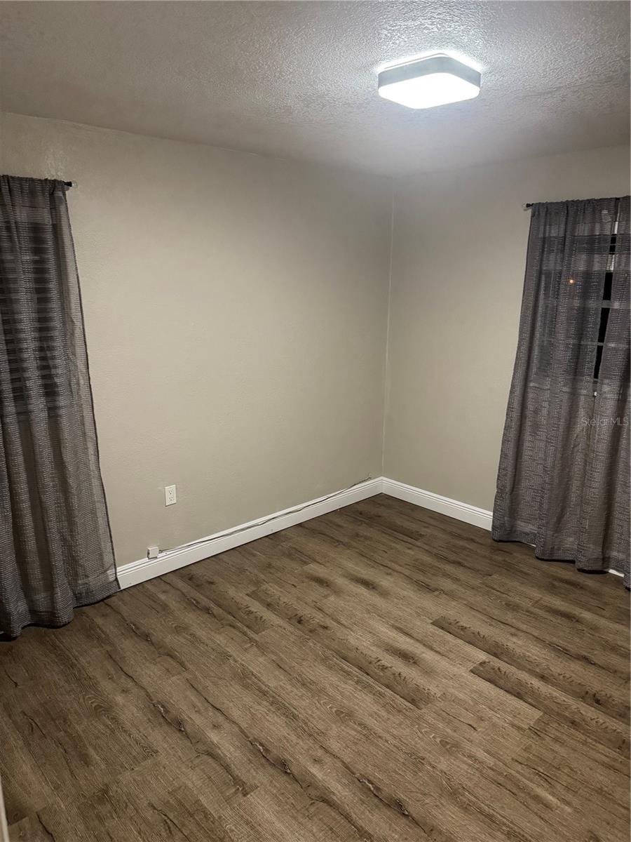 LAKE HARRIS SHORES - Residential