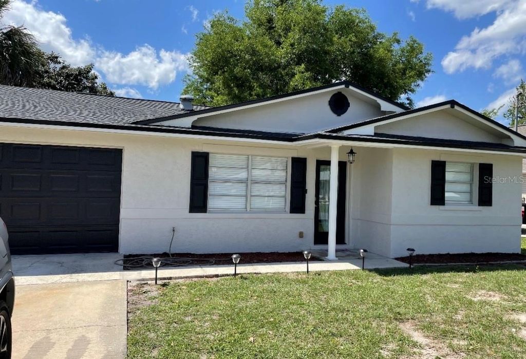 Photo of 26625 Bimini Drive, Tavares, FL 32778 (MLS # O6374764)