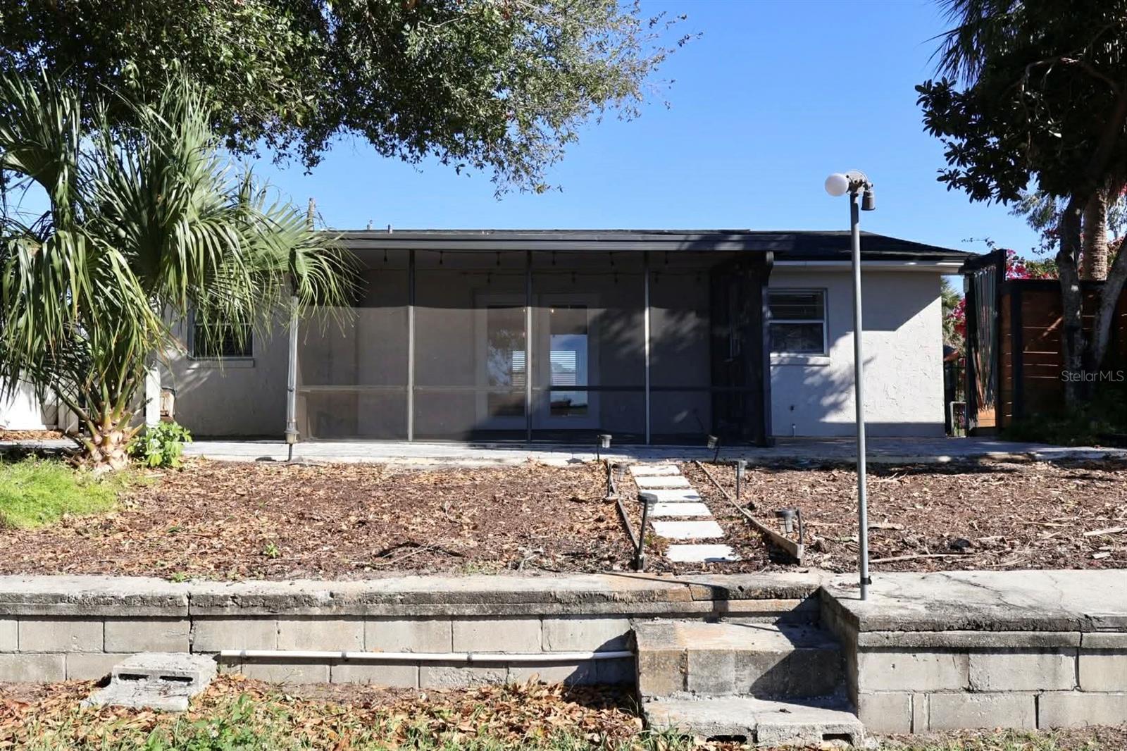 LAKE HARRIS SHORES - Residential