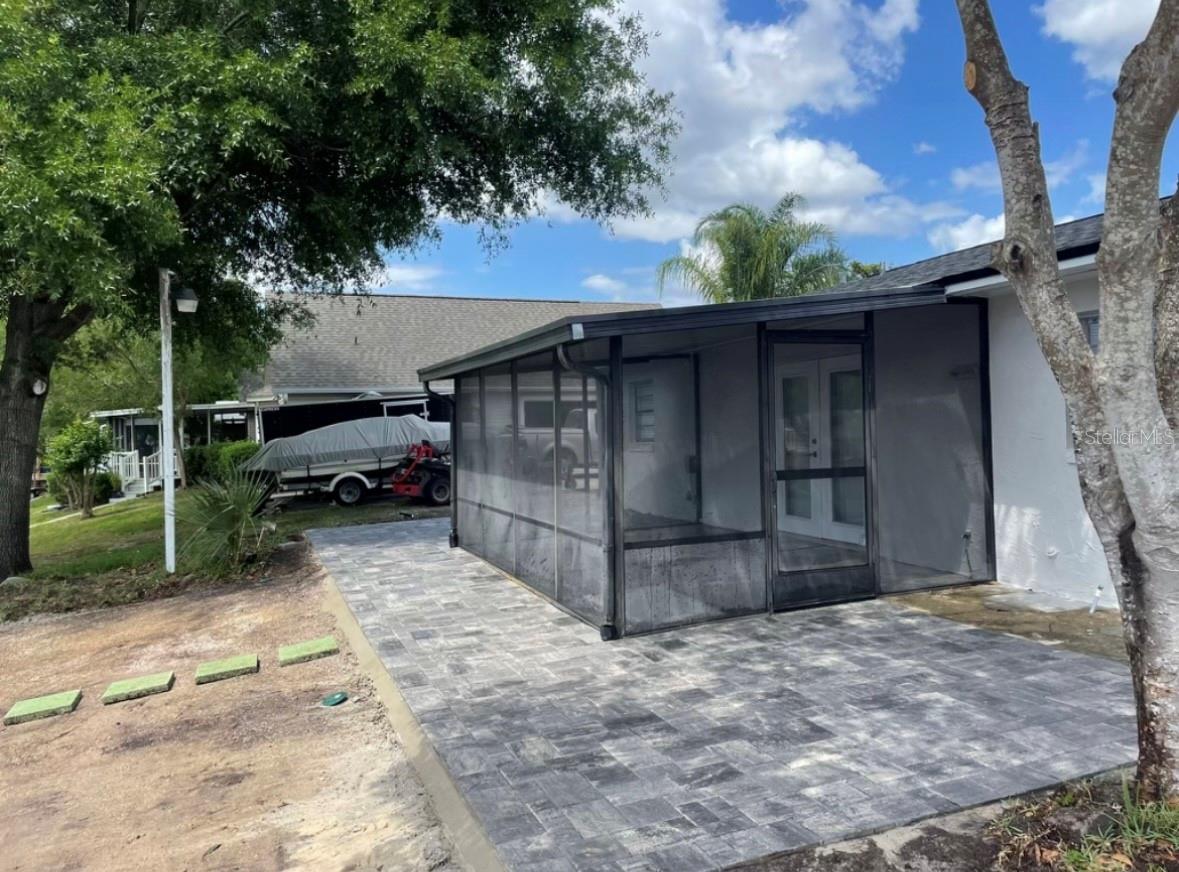 LAKE HARRIS SHORES - Residential