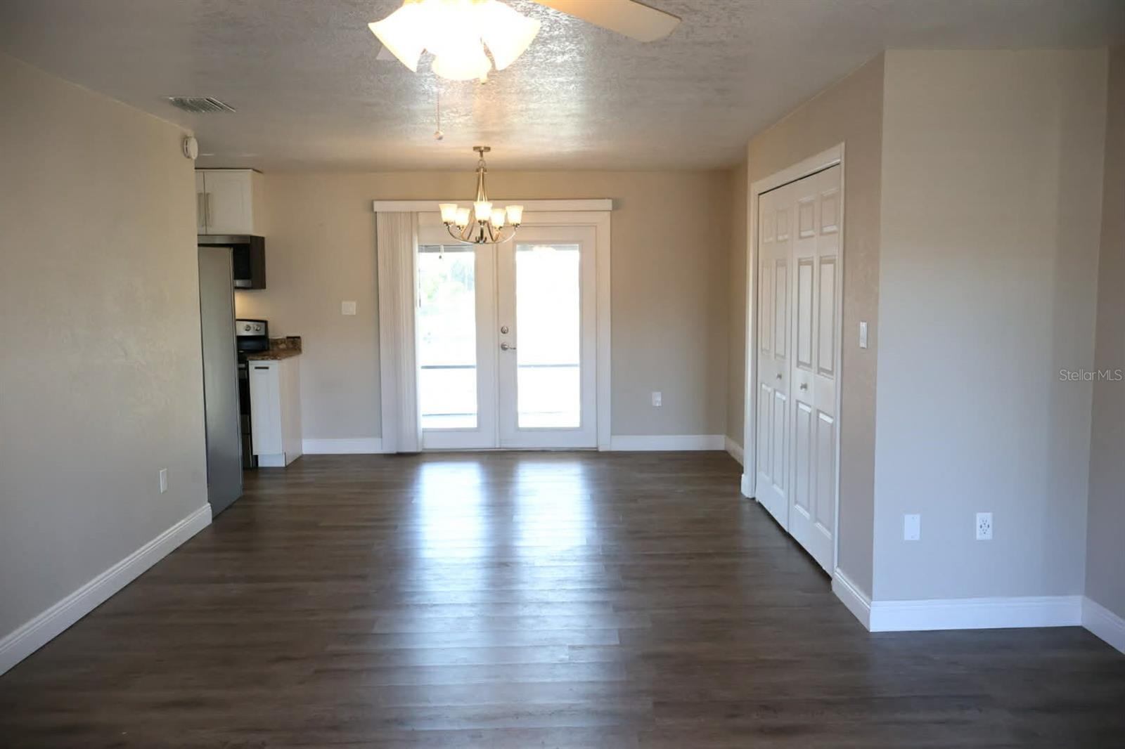 LAKE HARRIS SHORES - Residential