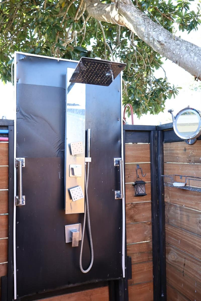 LAKE HARRIS SHORES - Residential