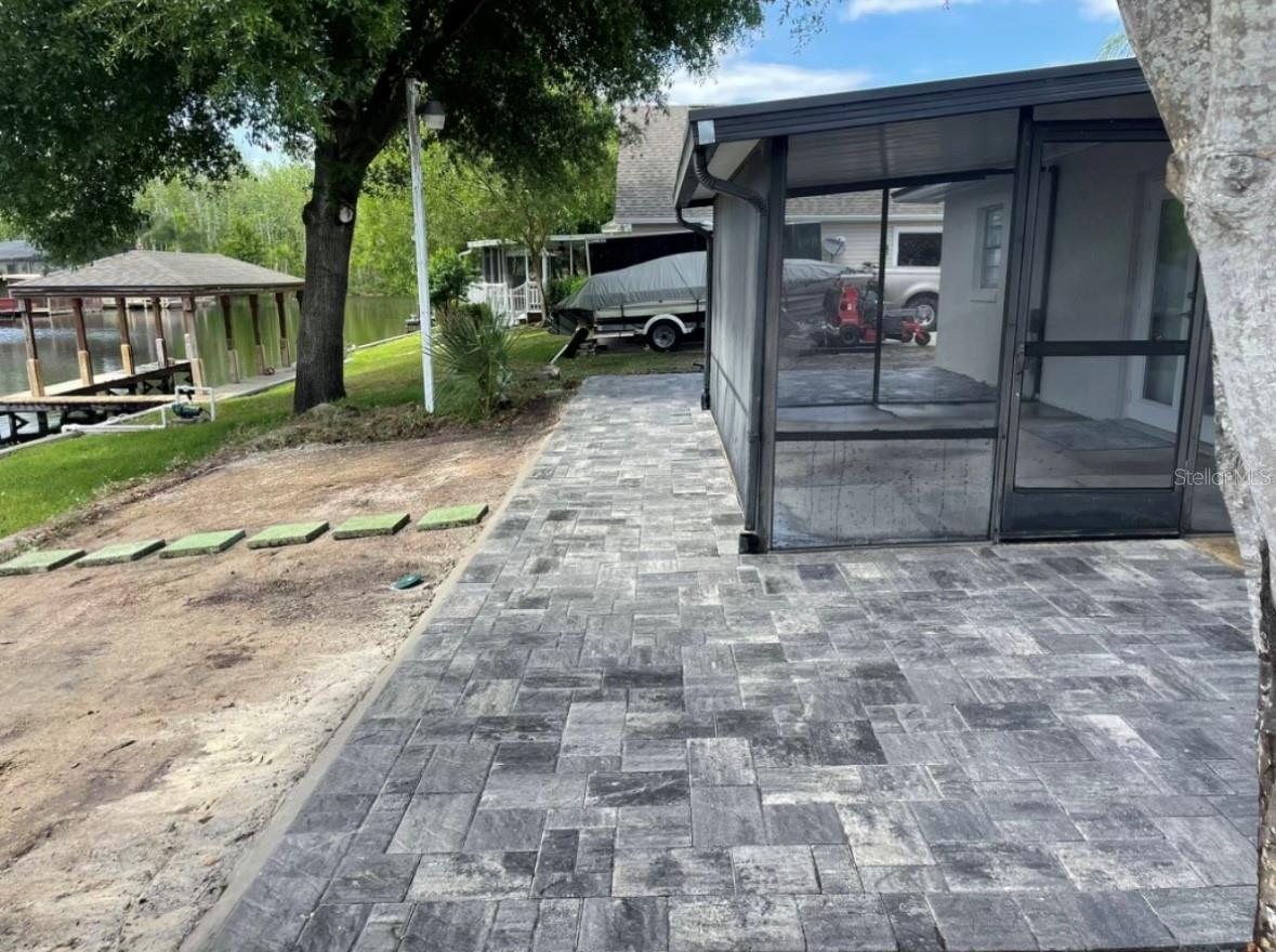 LAKE HARRIS SHORES - Residential