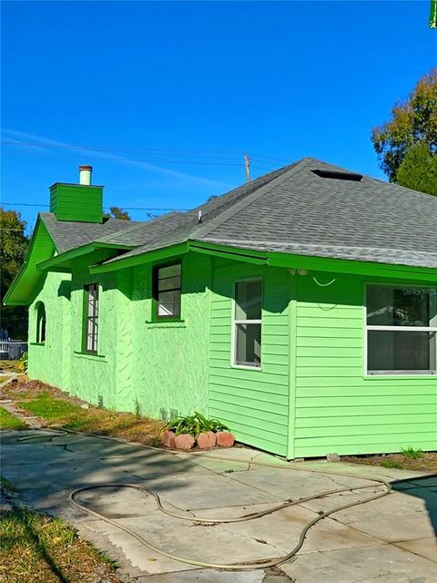 A home in WINTER HAVEN