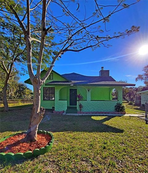 A home in WINTER HAVEN