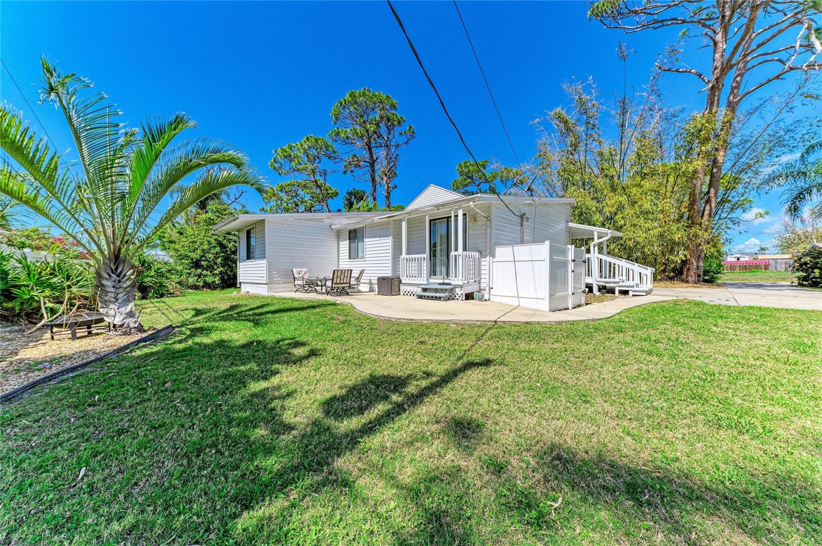 SOUTH VENICE - Residential