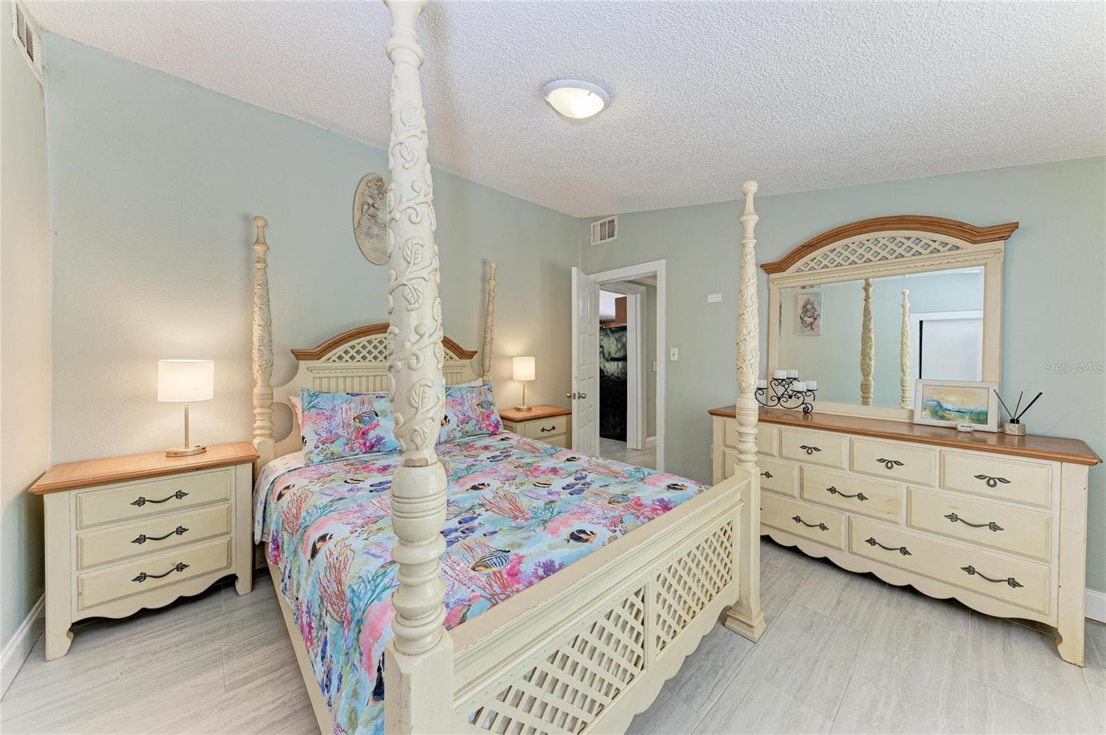 SOUTH VENICE - Residential