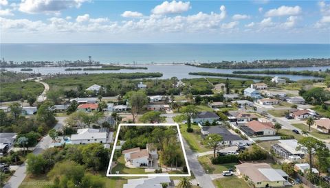 Photo of 1581 Royal Road, Venice, FL 34293 (MLS # A4686317)