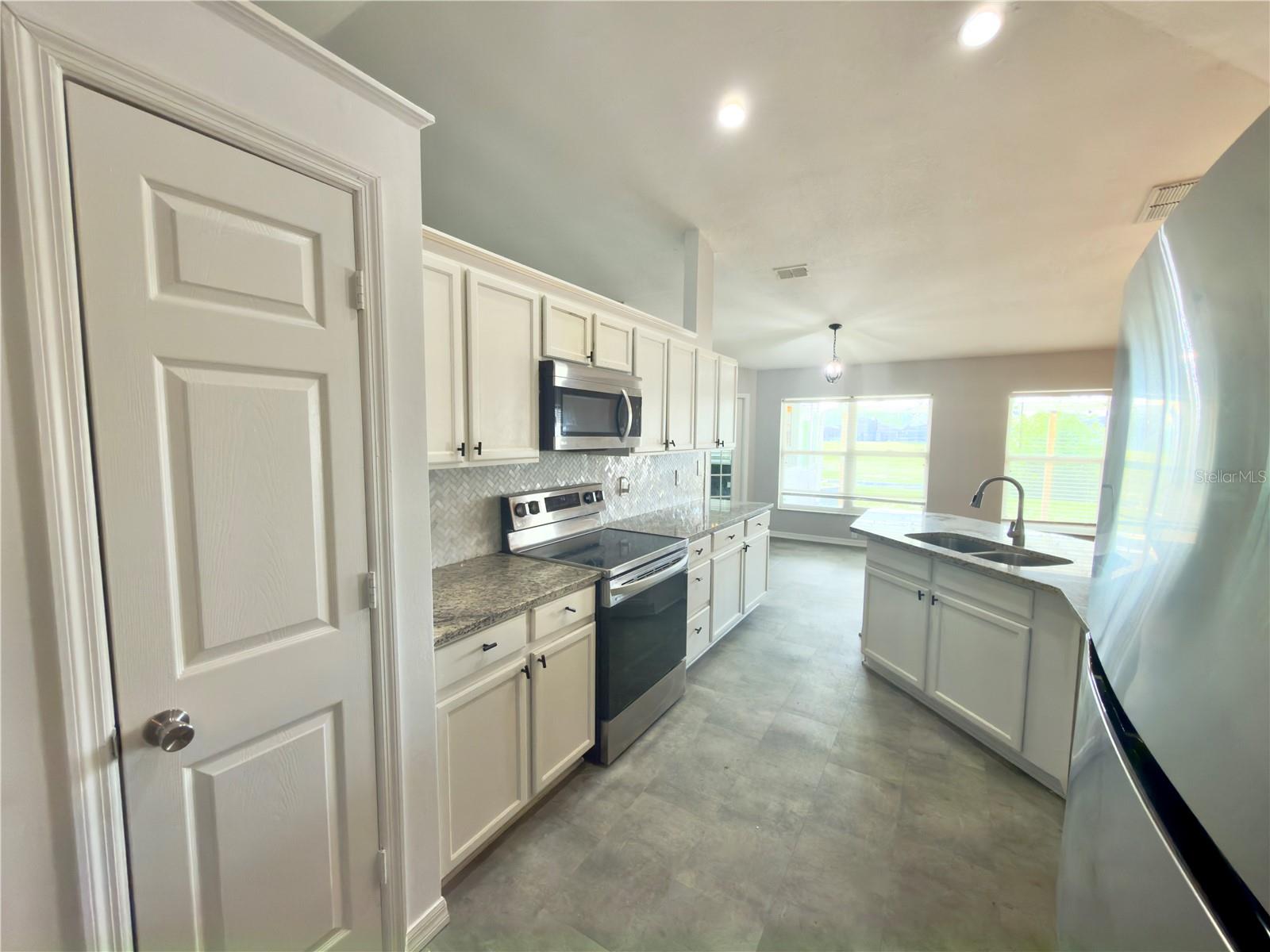 WATERFORD LAKES TR N07 PH 01 - Residential