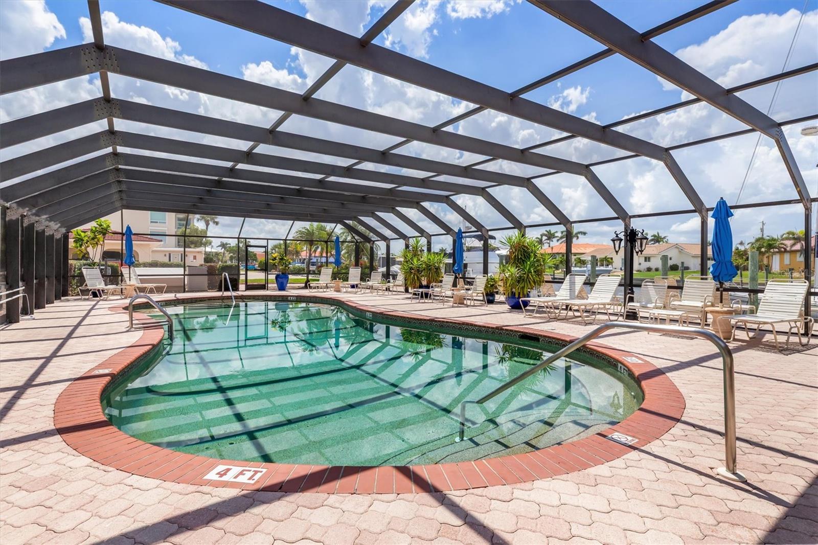 COLONY POINT - Residential