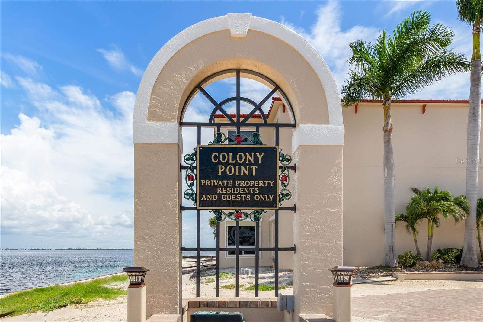 COLONY POINT - Residential