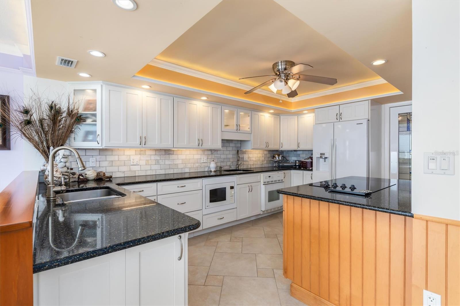 COLONY POINT - Residential