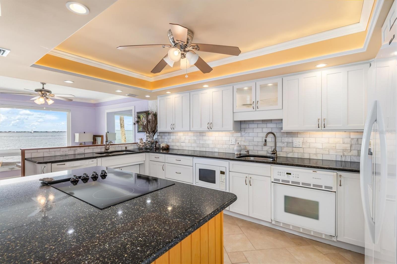 COLONY POINT - Residential