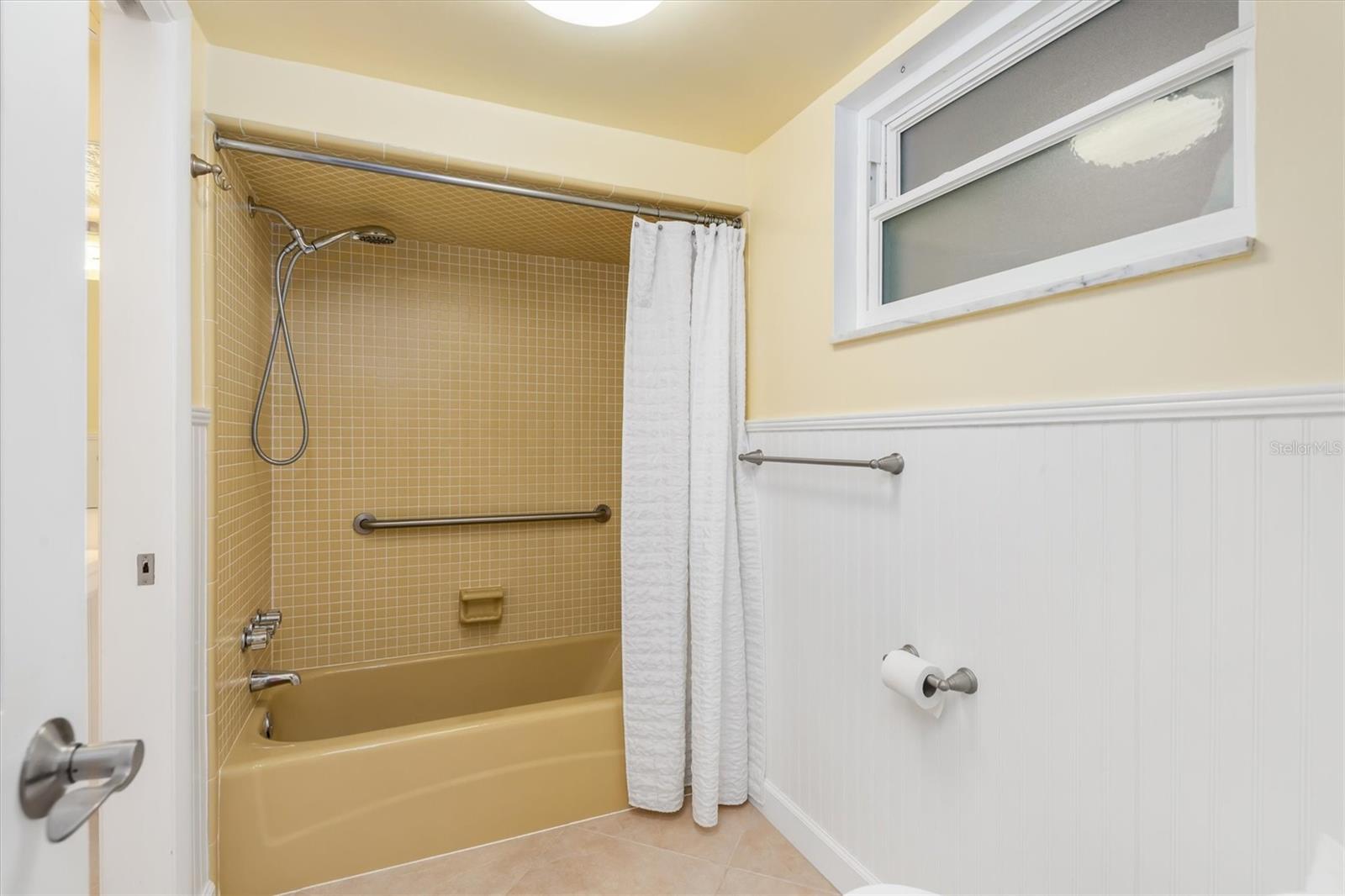 COLONY POINT - Residential