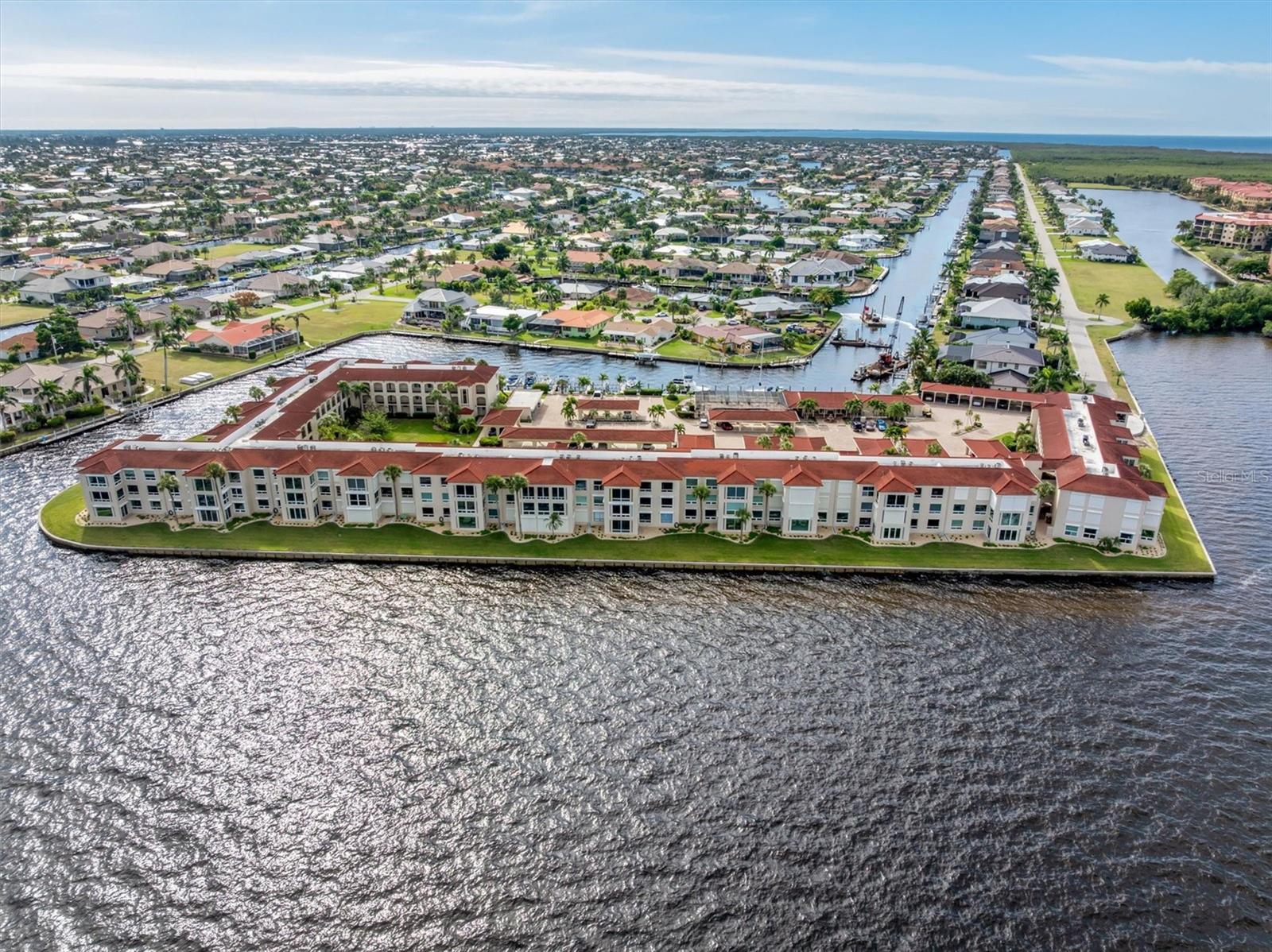 COLONY POINT - Residential