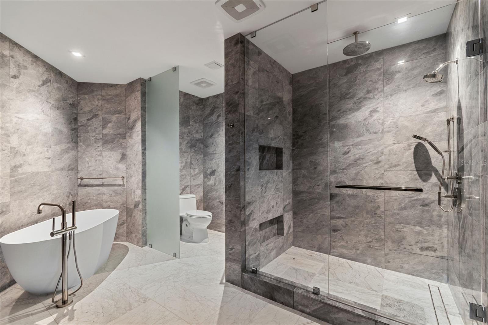 3105 BAY OAKS CONDOMINIUM - Residential