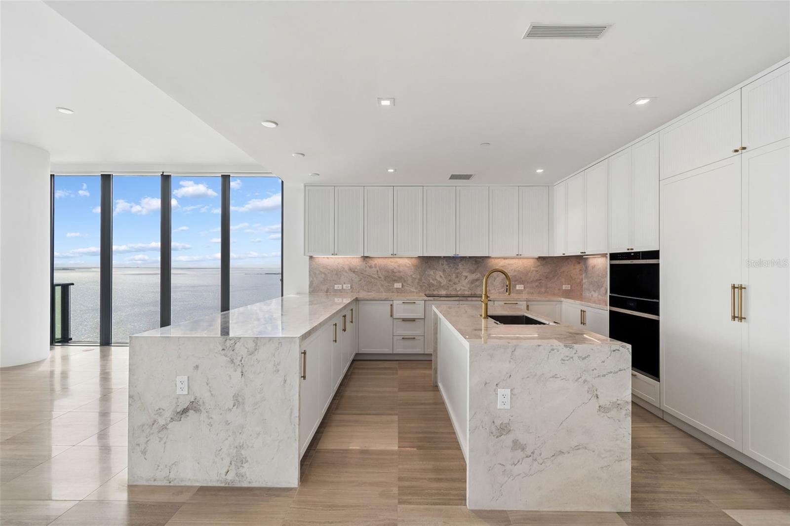 3105 BAY OAKS CONDOMINIUM - Residential