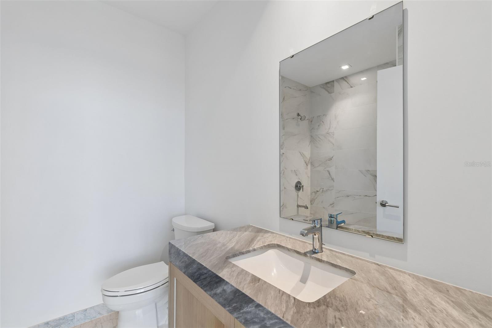 3105 BAY OAKS CONDOMINIUM - Residential