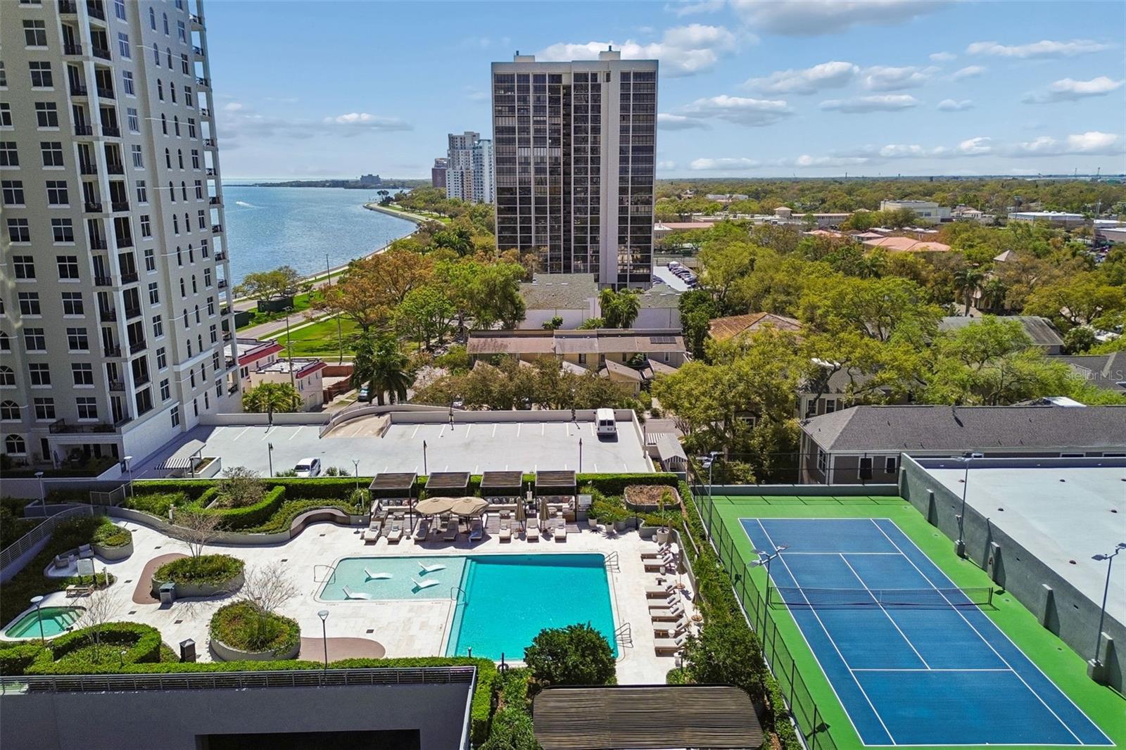 3105 BAY OAKS CONDOMINIUM - Residential